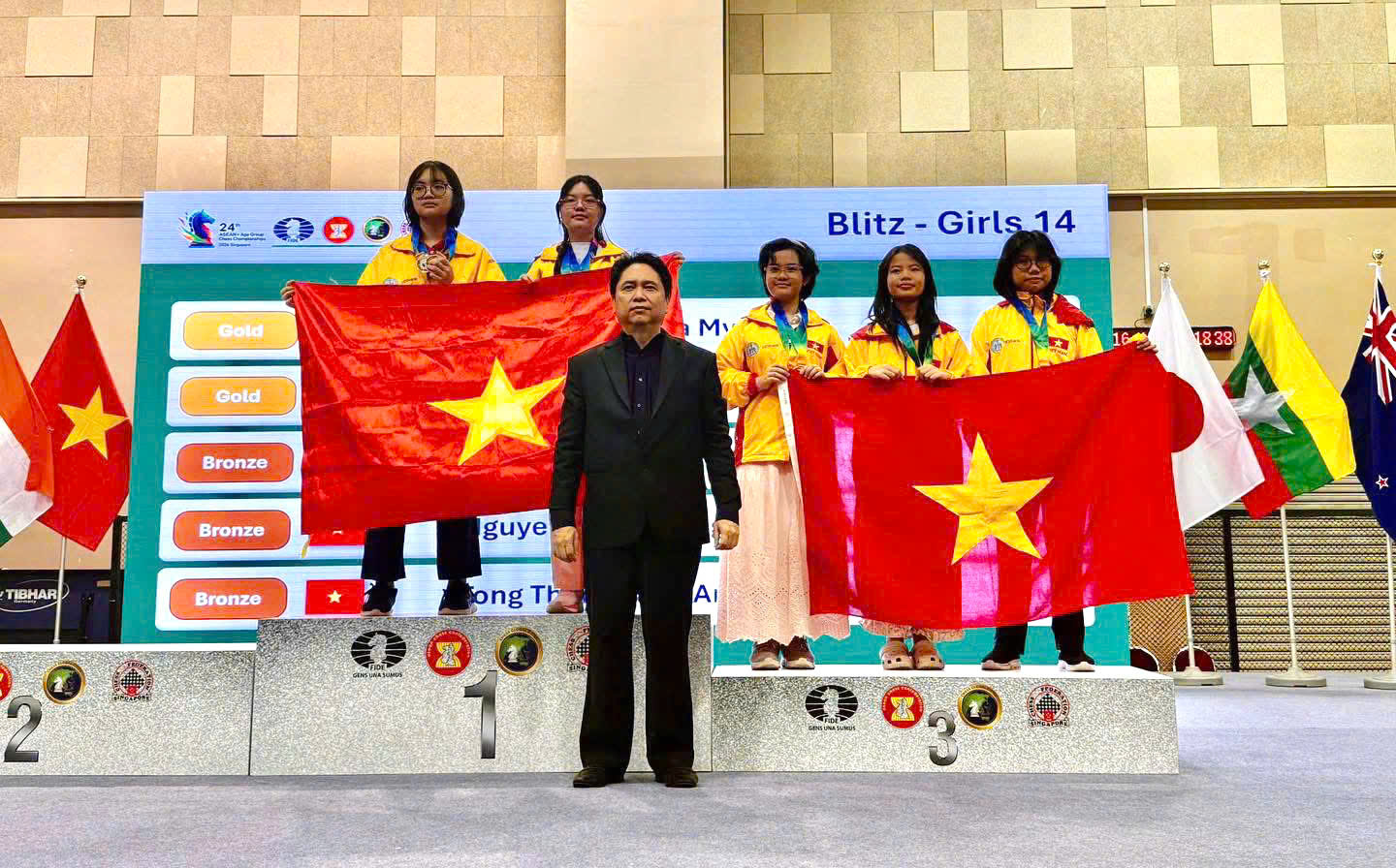 🎉 TỰ HÀO THCS CẦU GIẤY A: NGUYỄN HỒNG HÀ MY CHINH PHỤC 2 HUY CHƯƠNG VÀNG TẠI GIẢI CỜ VUA TRẺ ĐÔNG NAM Á 2026 🎉