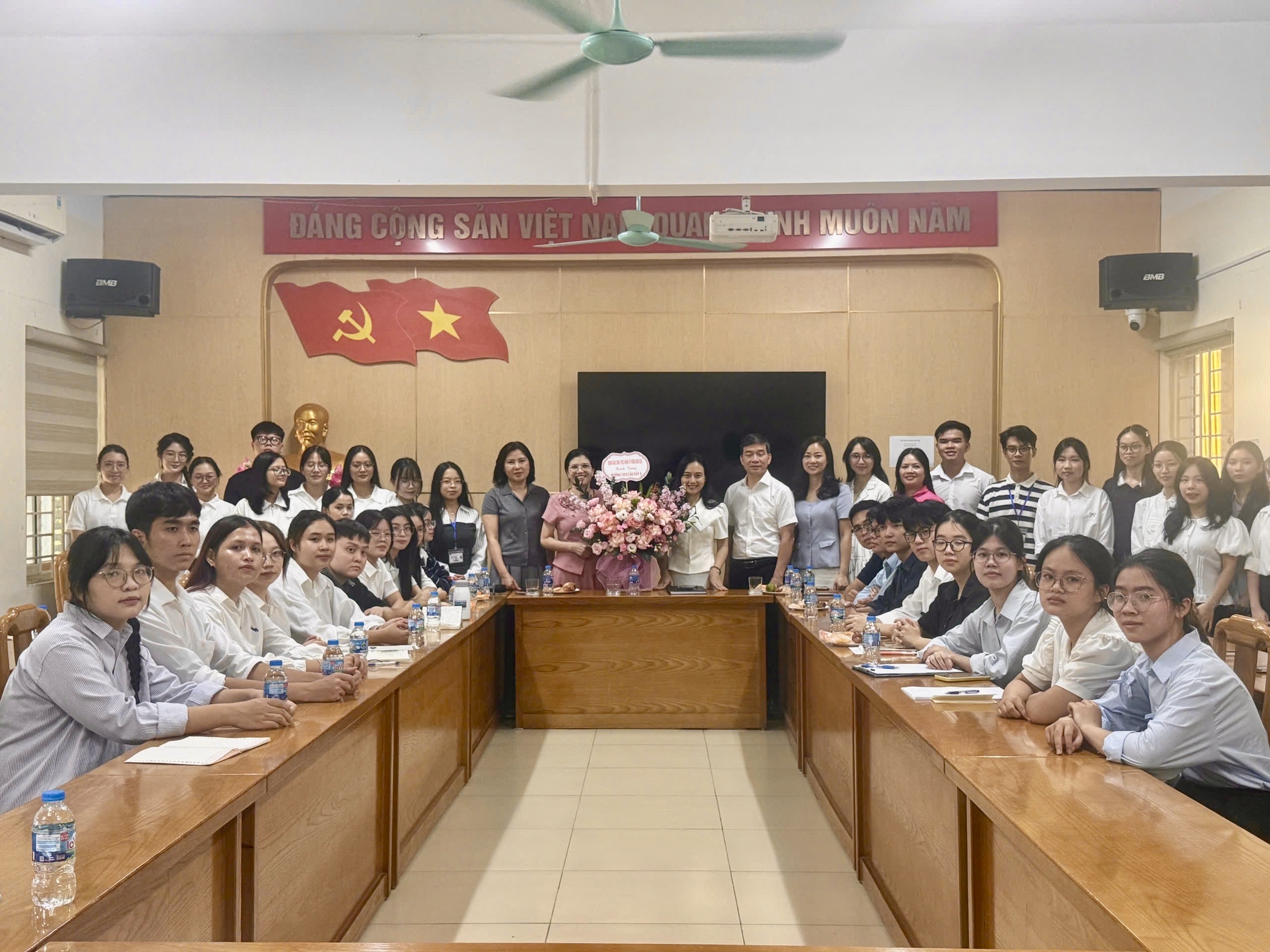 🎓 CHÀO MỪNG ĐOÀN SINH VIÊN THỰC TẬP TRƯỜNG ĐẠI HỌC SƯ PHẠM HÀ NỘI ĐẾN VỚI THCS CẦU GIẤY A! 🌱✨