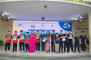 HỌC SINH THCS DỊCH VỌNG ĐẠT THÀNH TÍCH ẤN TƯỢNG TRONG NGÀY HỘI STEM NĂM HỌC 2024-2025