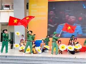 SINH HOẠT CHỦ ĐIỂM: TIẾP BƯỚC CHA ANH