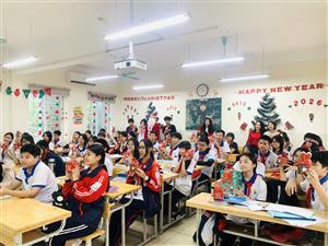 RỘN RÀNG KHÔNG KHÍ GIÁNG SINH TẠI TRƯỜNG THCS DỊCH VỌNG 