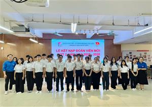 LỄ KẾT NẠP ĐOÀN VIÊN MỚI – DẤU MỐC TỰ HÀO CỦA HỌC SINH TRƯỜNG THCS DỊCH VỌNG  